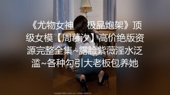 御姐小少妇露脸精彩大秀一个人的精彩，听狼友指挥自慰骚穴玩骚奶子，伸着舌头要舔狼友大鸡巴，高潮冒白浆