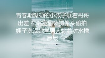 二人拍摄激情写真,摄影师忍不住加入其中