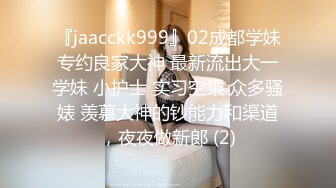   眼镜大叔的小母狗 浴室掏出JB就要吸 抱起来猛操 美臀骑乘位 各种姿势尽情输出