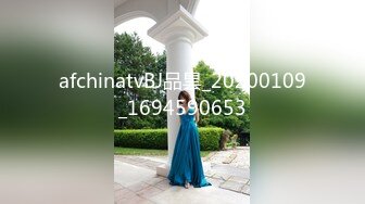 商场女厕近距离偷窥 对面卷毛少妇的无毛小嫩B